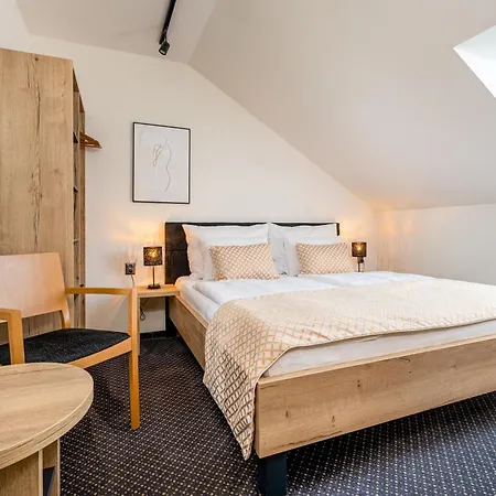 Golden Crown Gasthof 4*